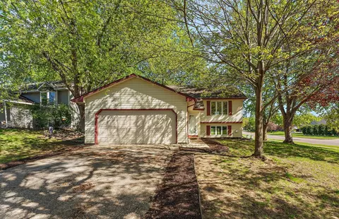 10630 166th St W, Lakeville, MN 55044