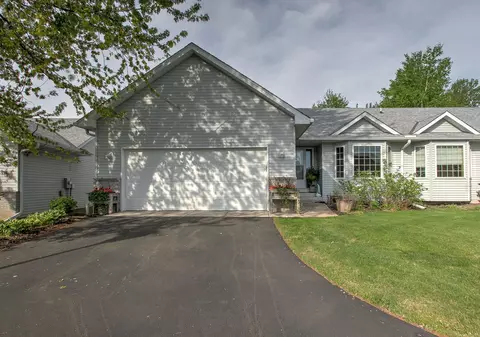 910 Shady Ridge Ln, Braham, MN 55006