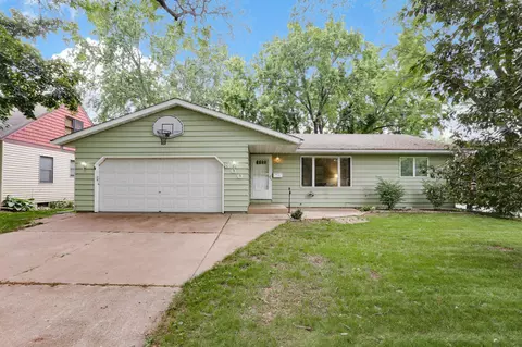 800 5th St W, Hastings, MN 55033