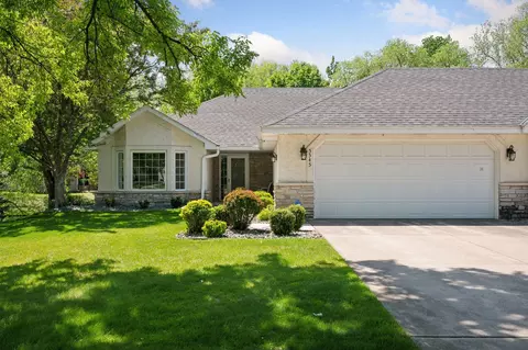 5545 Fenway Ct, White Bear Township, MN 55110