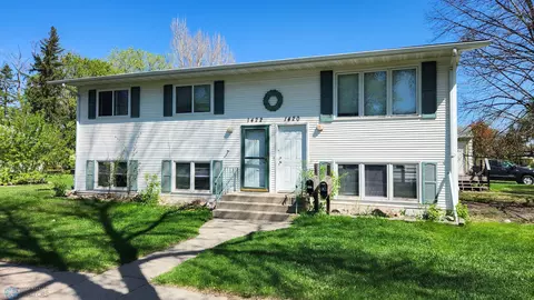 1420 6th Ave N, Moorhead, MN 56560