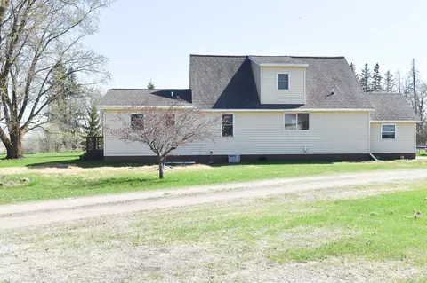 45573 250th Ave NE, Middle River, MN 56737