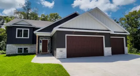14 Tyrol Dr SE, Rochester, MN 55904