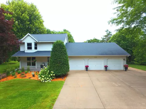 5155 Allen Dr, Woodbury, MN 55129