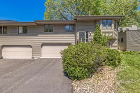 1567 S Bavarian Pass, Fridley, MN 55432
