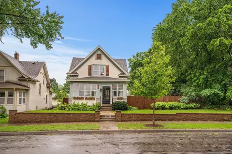 1208 Margaret St, Saint Paul, MN 55106