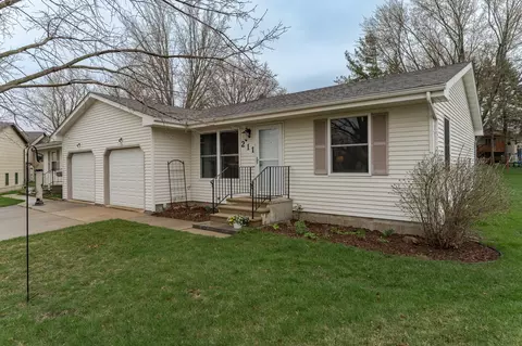 211 Theresa Ct SE, Stewartville, MN 55976