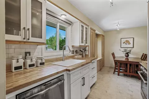 10817 Crooked Lake Blvd NW, Coon Rapids, MN 55433