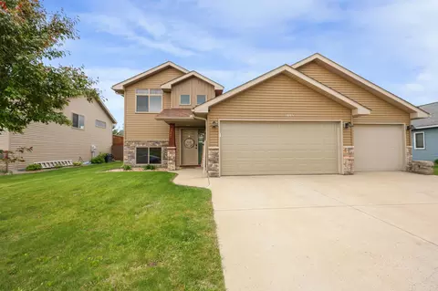 1805 7th St N, Sartell, MN 56377
