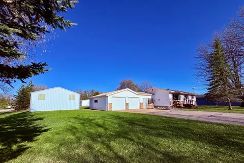 306 4th Ave SE, Baudette, MN 56623