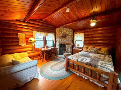 Bedroom - 7236 Far North Rd, Orr, MN 55771 photo 3 of 5
