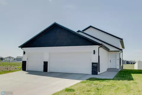 5543 Lori Ln W, West Fargo, ND 58078