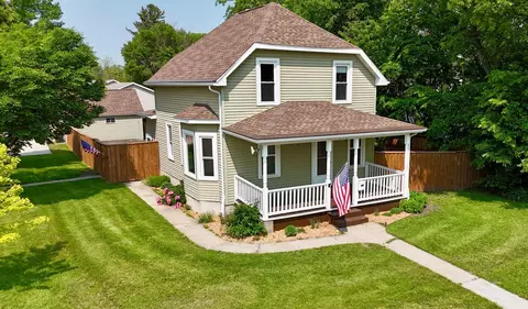 214 S 4th St, Olivia, MN 56277