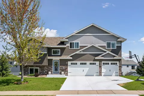 906 Bellaire Blvd NW, Isanti, MN 55040
