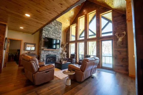 Living - 4380 Pine Point Dr NW, Walker, MN 56484 photo 4 of 8