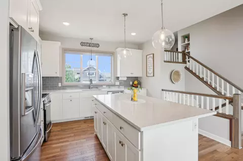 17868 Essex Ln, Lakeville, MN 55044