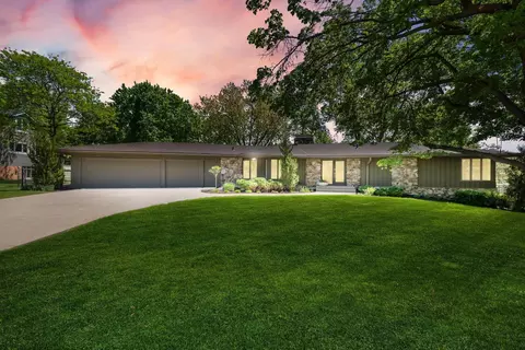 5709 Deville Dr, Edina, MN 55436 photo 4