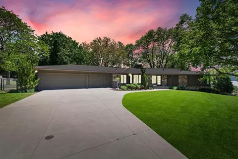 5709 Deville Dr, Edina, MN 55436 photo 3