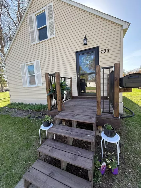 703 Markley Ave S, Thief River Falls, MN 56701