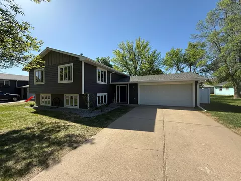 504 Fallwood Rd, Redwood Falls, MN 56283