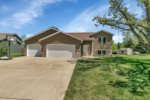 1943 Eastern Star Cir, Sauk Rapids, MN 56379