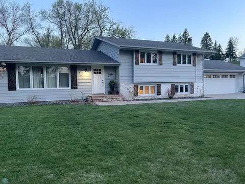 407 2nd Ave W, Lisbon, ND 58054