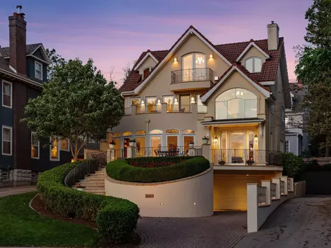 2683 E Lake Of The Isles Pkwy, Minneapolis, MN 55408