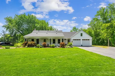 8875 42nd St N, Lake Elmo, MN 55042