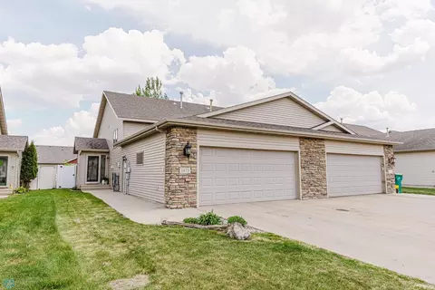 1873 6th St W, West Fargo, ND 58078