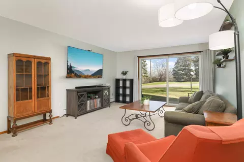 2250 Midland Grove Rd #108, Roseville, MN 55113