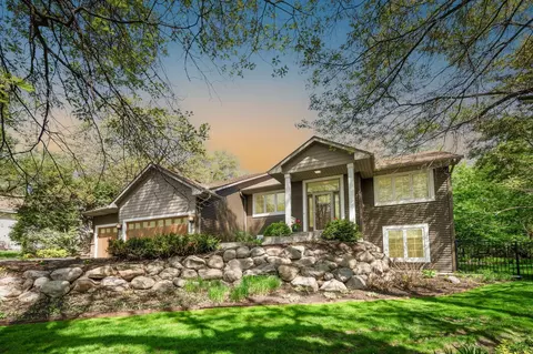 2305 Arlington Ave E, Maplewood, MN 55119