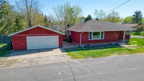 402 E 44th St, Hibbing, MN 55746