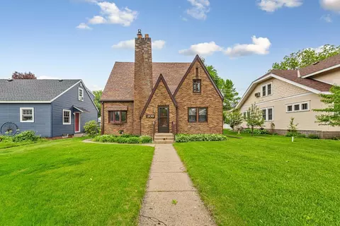 209 E Main St, Arlington, MN 55307