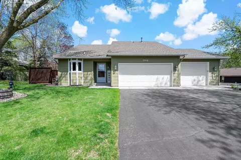 5510 Amblewood Dr NE, Prior Lake, MN 55372