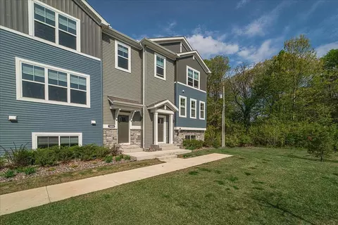 7604 Cody Ln, Inver Grove Heights, MN 55076