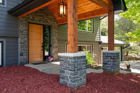 7355 Woodland Trl, Greenfield, MN 55373