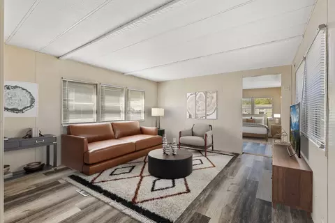 501 W Forest St #18, Belle Plaine, MN 56011