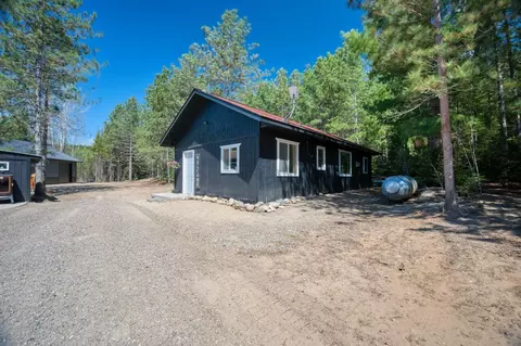 6925 Red Pine Rd, Virginia, MN 55792