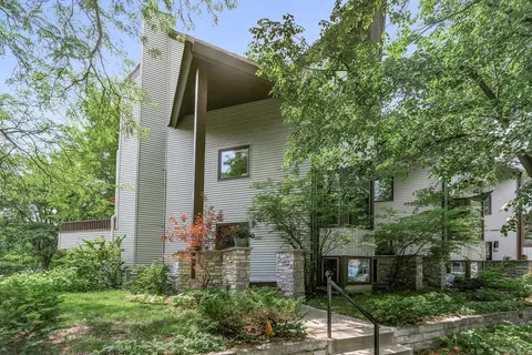302 Selby Ave, Saint Paul, MN 55102