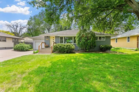 1354 Judith Ave, Roseville, MN 55113