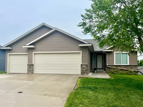 829 Dubuque Blvd, Zumbrota, MN 55992