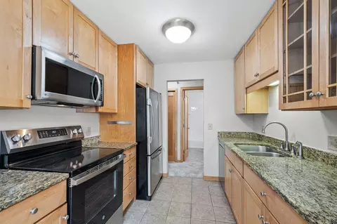 1725 Dellwood Ave #206, Roseville, MN 55113