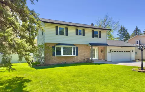1998 Ripley Ave, Maplewood, MN 55109