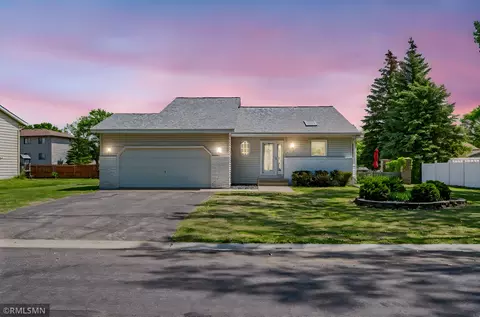 2481 Northridge Dr, North Mankato, MN 56003