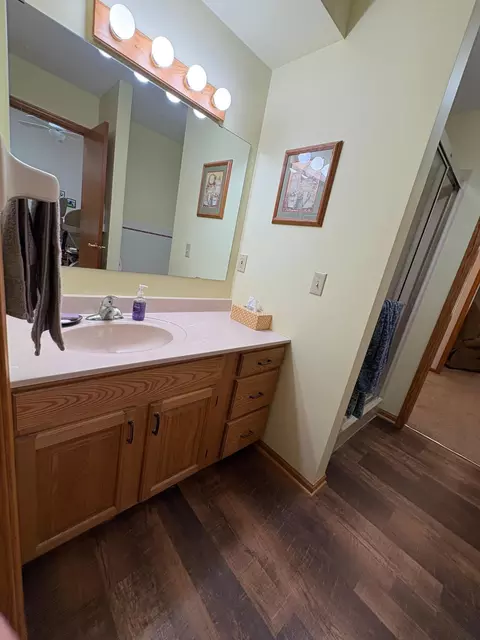 Bath - 40 W Broadway, Plainview, MN 55964 photo 2 of 9
