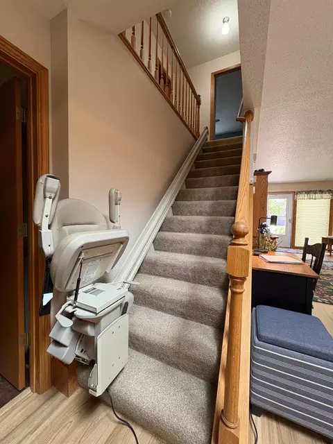 Entry Way - 40 W Broadway, Plainview, MN 55964 photo 3 of 7