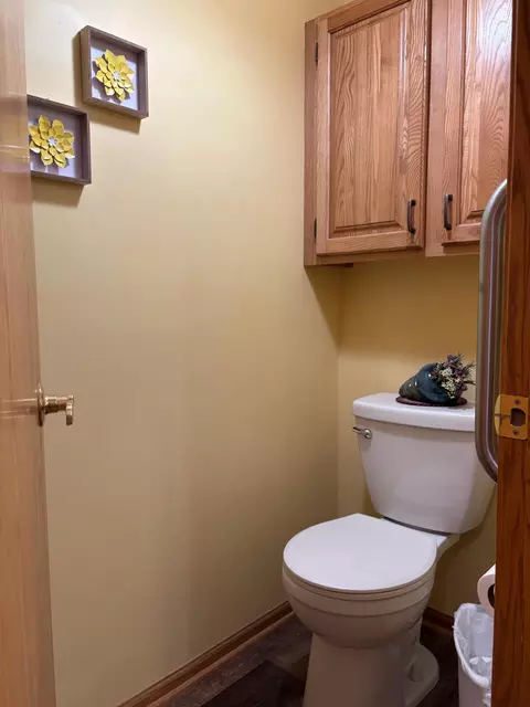 Bath - 40 W Broadway, Plainview, MN 55964 photo 3 of 9