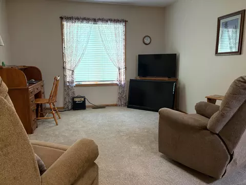 Living - 40 W Broadway, Plainview, MN 55964 photo 3 of 4