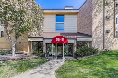 5645 Green Circle Dr #206, Minnetonka, MN 55343