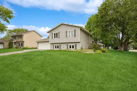 7817 W 103rd St, Bloomington, MN 55438